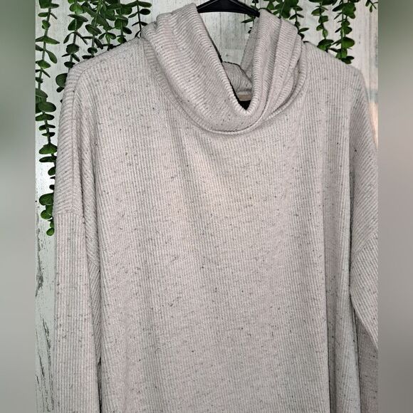 NWT Joan Vass NY Long Sleeve Turtleneck - Picture 2 of 10